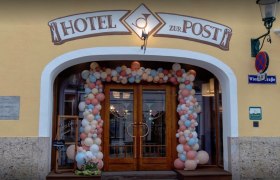 K&acute;Eck Katis Caf&eacute;_eingang, &copy; K&acute;Eck Katis Caf&eacute;